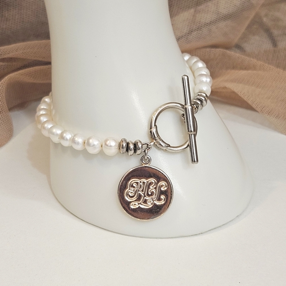 Ralph Lauren Fresh Water Pearl Silver Tone Logo Toggle Bracelet 7 1/4"
